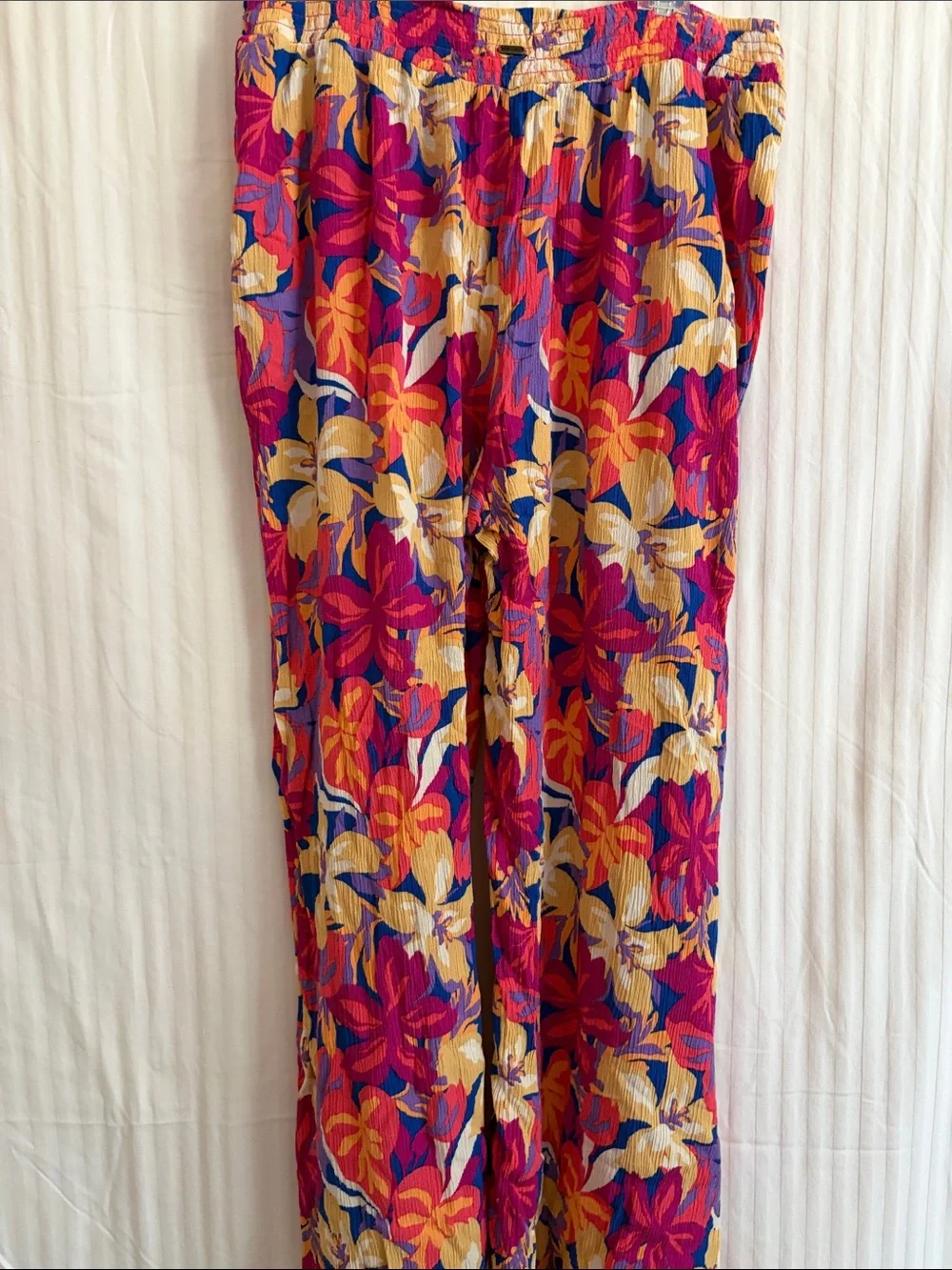 Rip Curl Colorful Floral pants in Fuchsia, Yellow & Blue size L - Picture 4 of 9